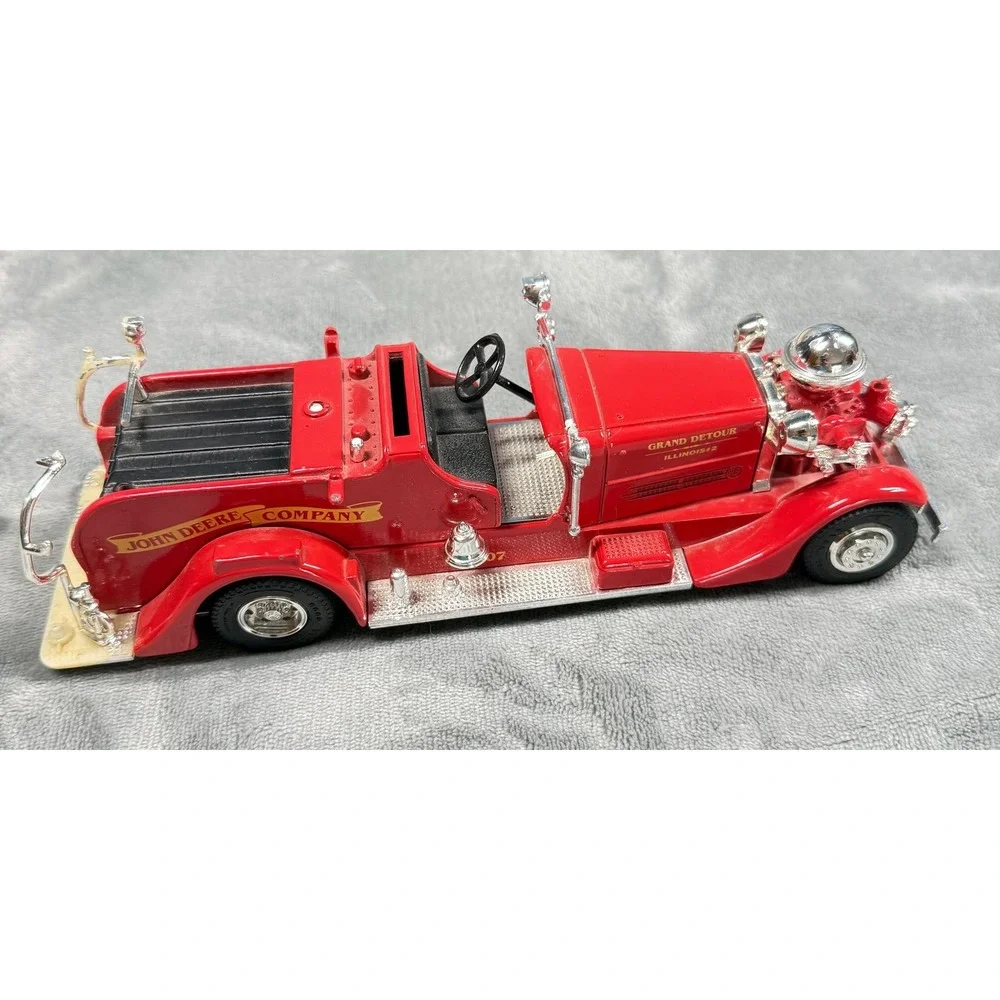 Ertl 1937 Ahrens Fox Firetruck Bank John Deere Diecast 1/30 Scale No 107